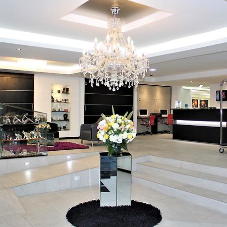 Hotel Lugano Suites 基多 外观 照片
