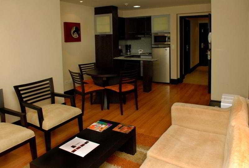 Hotel Lugano Suites 基多 外观 照片