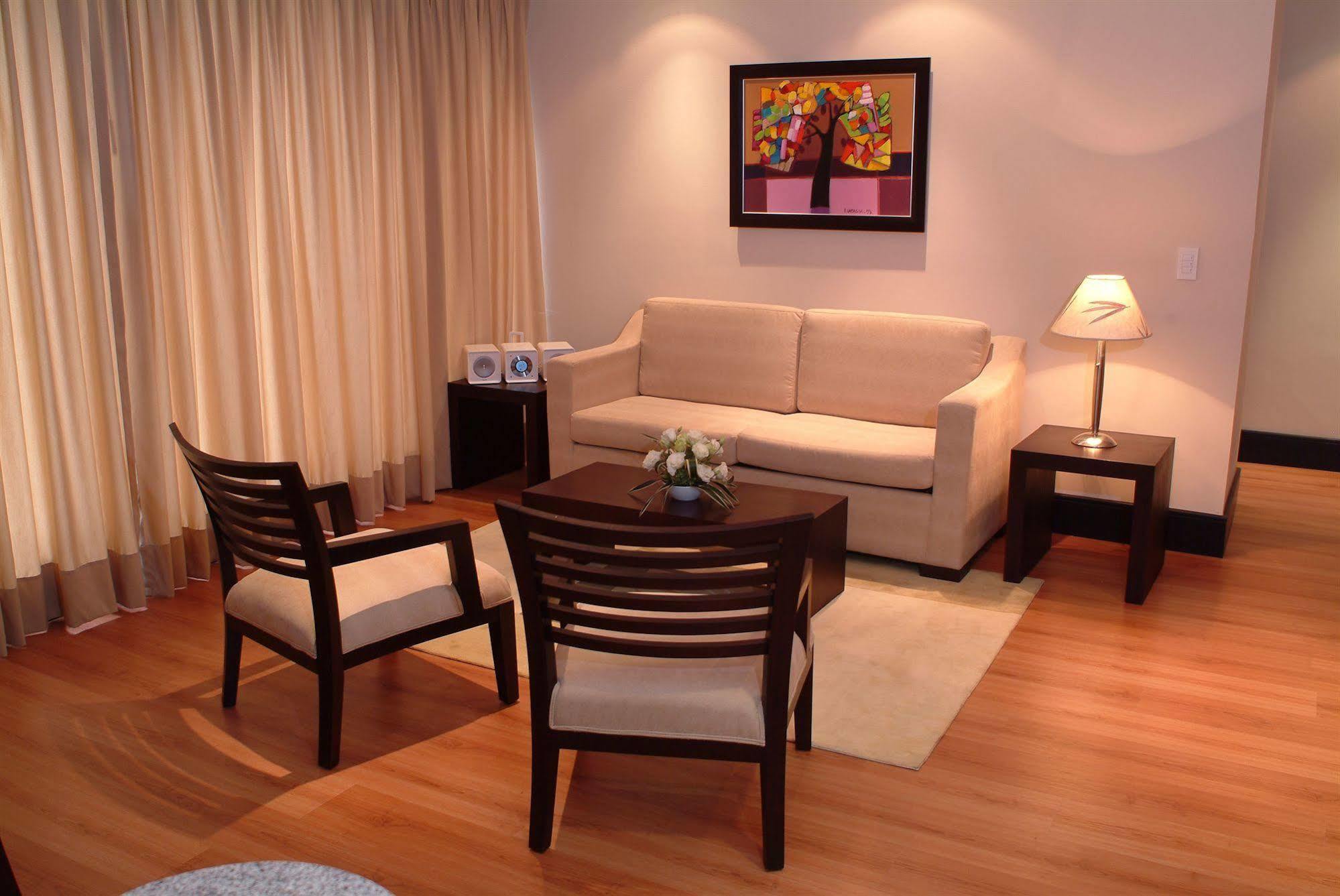 Hotel Lugano Suites 基多 客房 照片